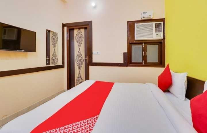 Hotel O Jas Inn Near Star Mall Gurgaon Exterior photo