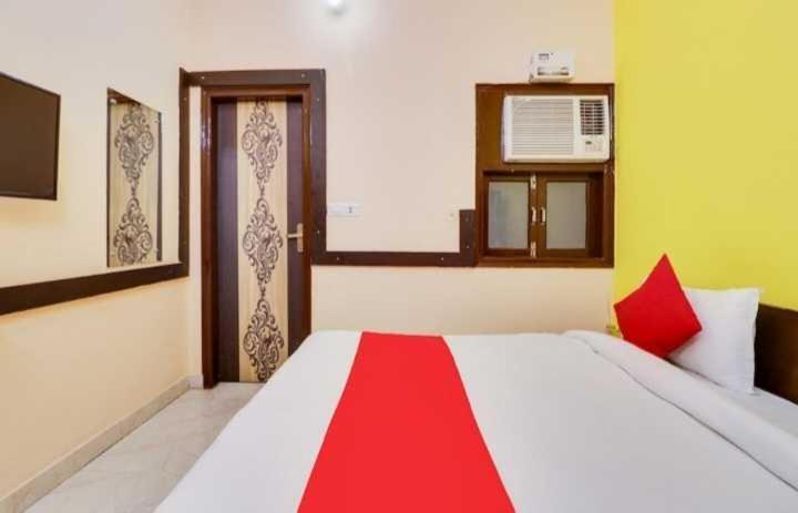 Hotel O Jas Inn Near Star Mall Gurgaon Exterior photo